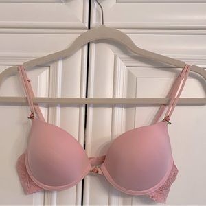 Betsey Johnson Size 34B Lightly Padded Underwire Bra